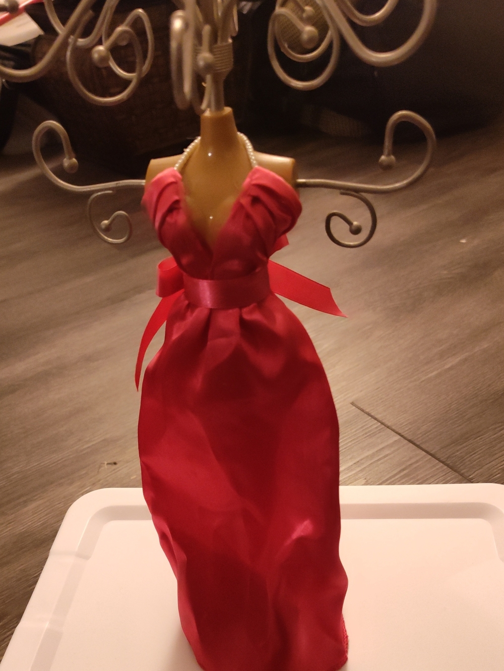 Elegant Red Satin Evening Dress for Women